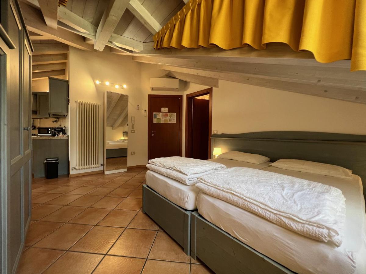 Studio Apartments Baia Azzurra 7 Torbole Sul Garda Exterior foto