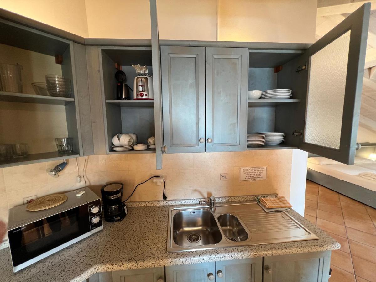 Studio Apartments Baia Azzurra 7 Torbole Sul Garda Exterior foto
